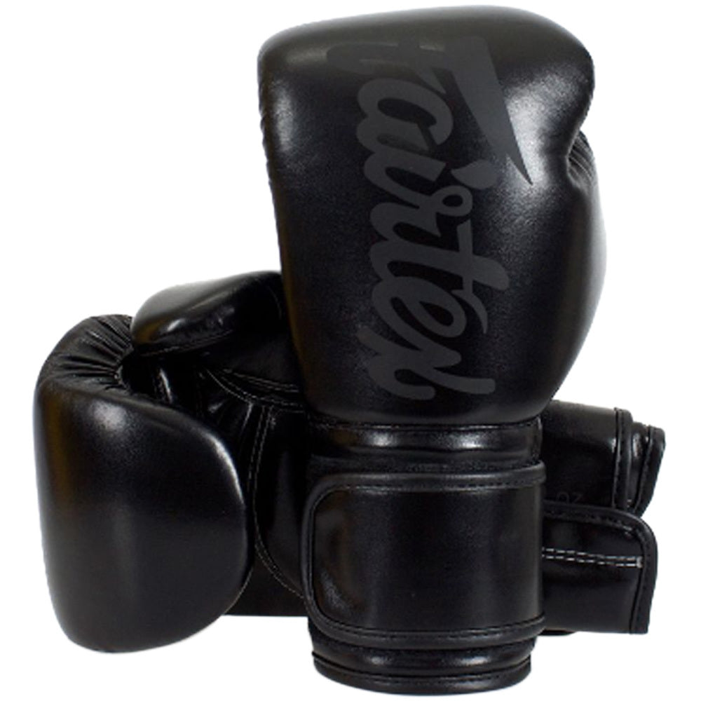 FAIRTEX SOLID BLACK MUAY THAI GLOVES FITNESS