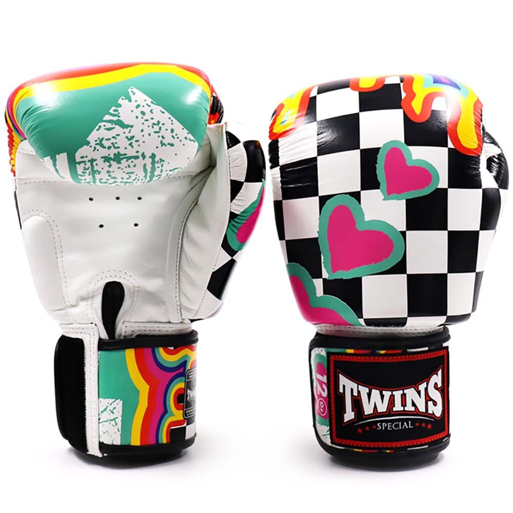 TWINS CHESS MUAY THAI BOXING GLOVES FITNESS
